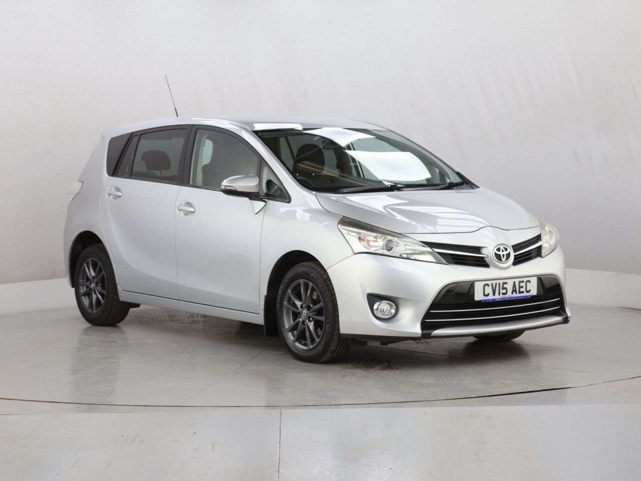 A 2015 TOYOTA VERSO 1.6 V-Matic Icon MPV 5dr Petrol Manual Euro 5 Euro 5 (132 ps) A 2015 TOYOTA VERSO 1.6 V-Matic Icon MPV 5dr Petrol Manual Euro 5 Euro 5 (132 ps)