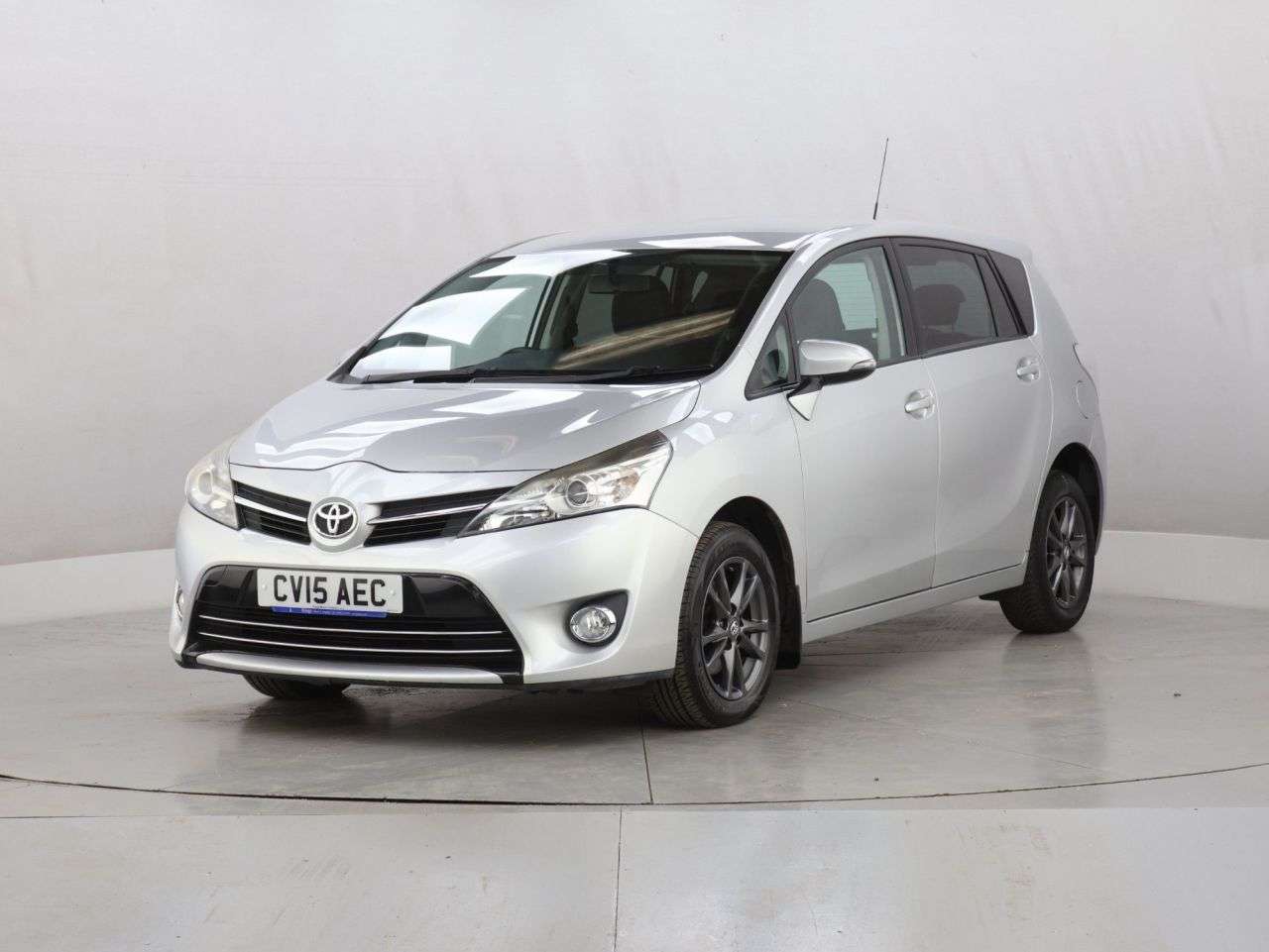 A 2015 TOYOTA VERSO 1.6 V-Matic Icon MPV 5dr Petrol Manual Euro 5 Euro 5 (132 ps) A 2015 TOYOTA VERSO 1.6 V-Matic Icon MPV 5dr Petrol Manual Euro 5 Euro 5 (132 ps)