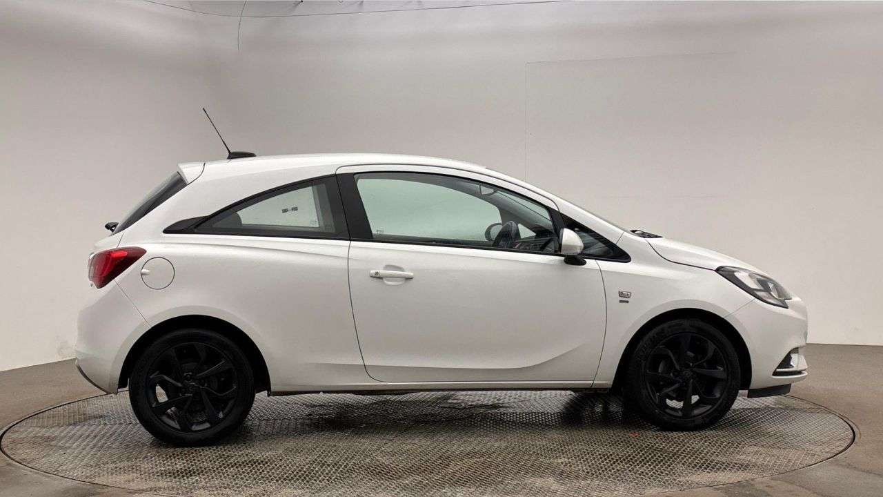 A 2017 VAUXHALL CORSA 1.4i ecoTEC SRi Hatchback 3dr Petrol Manual Euro 6 (75 ps) A 2017 VAUXHALL CORSA 1.4i ecoTEC SRi Hatchback 3dr Petrol Manual Euro 6 (75 ps)