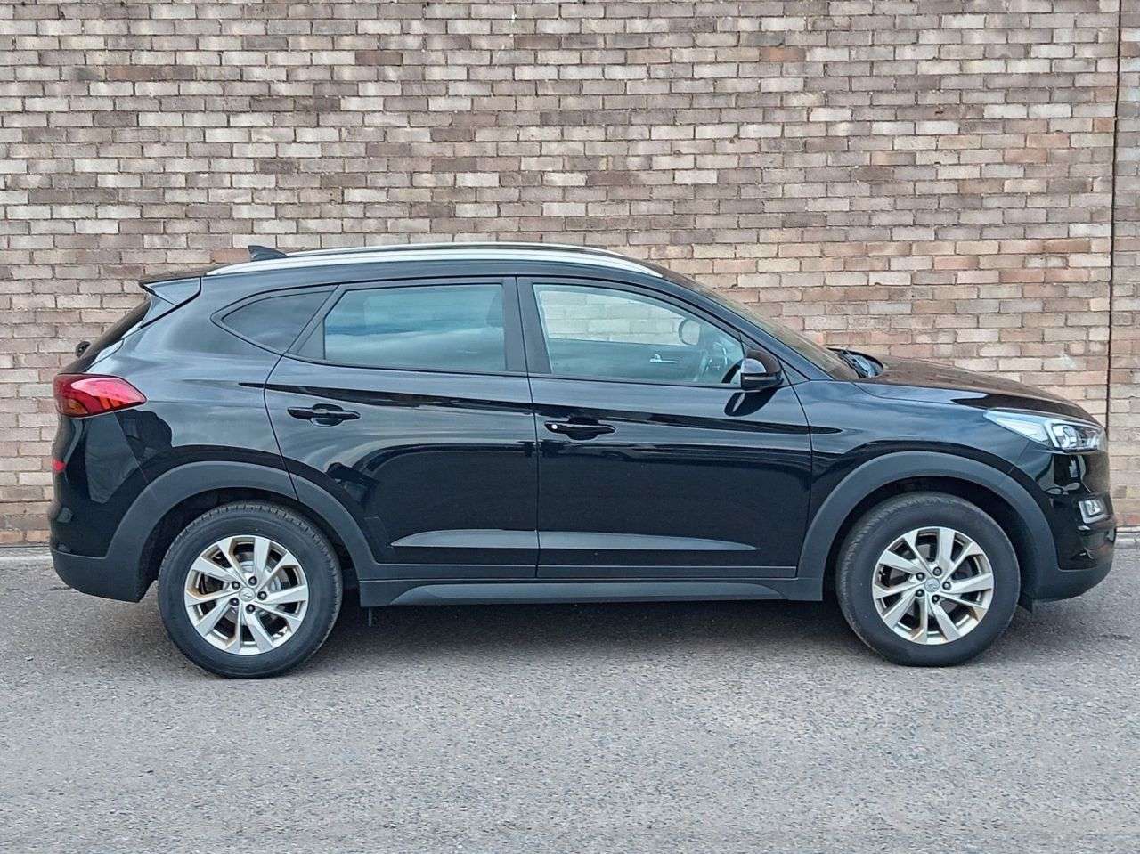 A 2019 HYUNDAI TUCSON 1.6 GDi SE Nav SUV 5dr Petrol Manual Euro 6 (s/s) (132 ps) A 2019 HYUNDAI TUCSON 1.6 GDi SE Nav SUV 5dr Petrol Manual Euro 6 (s/s) (132 ps)