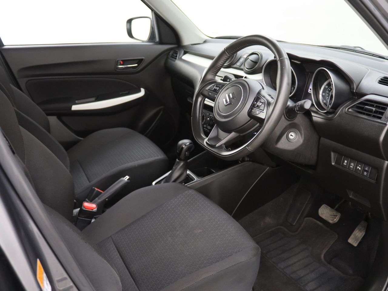 2023 SUZUKI SWIFT 2023 SUZUKI SWIFT