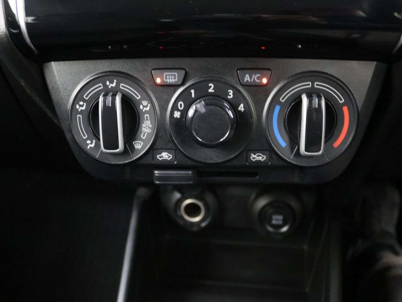 2023 SUZUKI SWIFT 2023 SUZUKI SWIFT