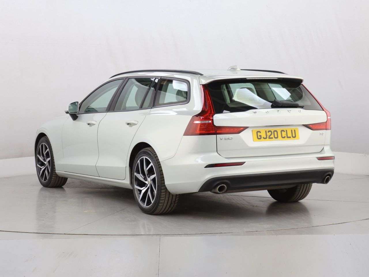 2020 VOLVO V60 2020 VOLVO V60