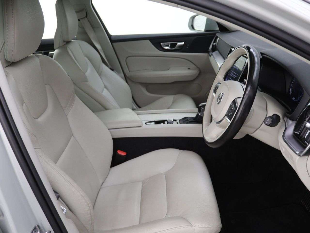 2020 VOLVO V60 2020 VOLVO V60