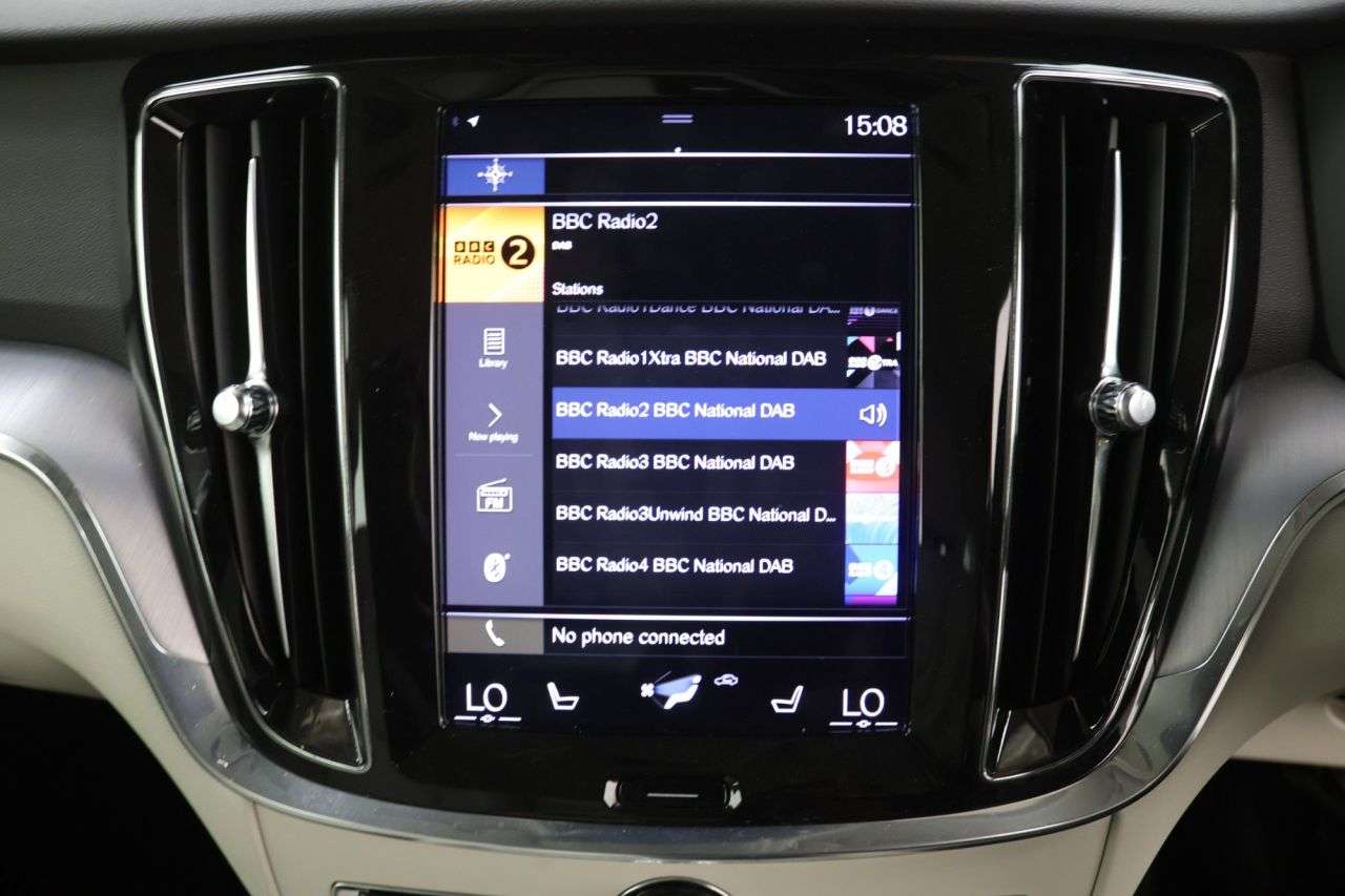 2020 VOLVO V60 2020 VOLVO V60