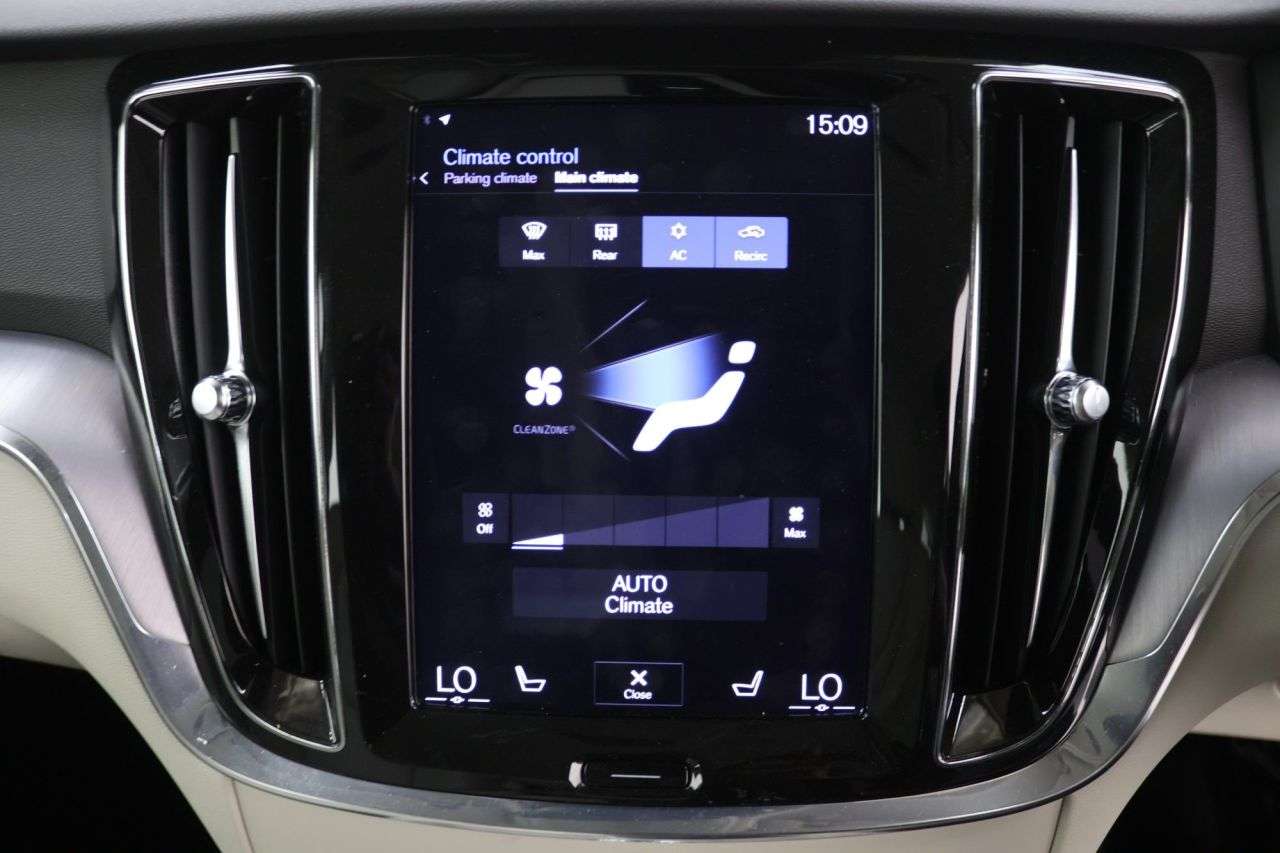 2020 VOLVO V60 2020 VOLVO V60