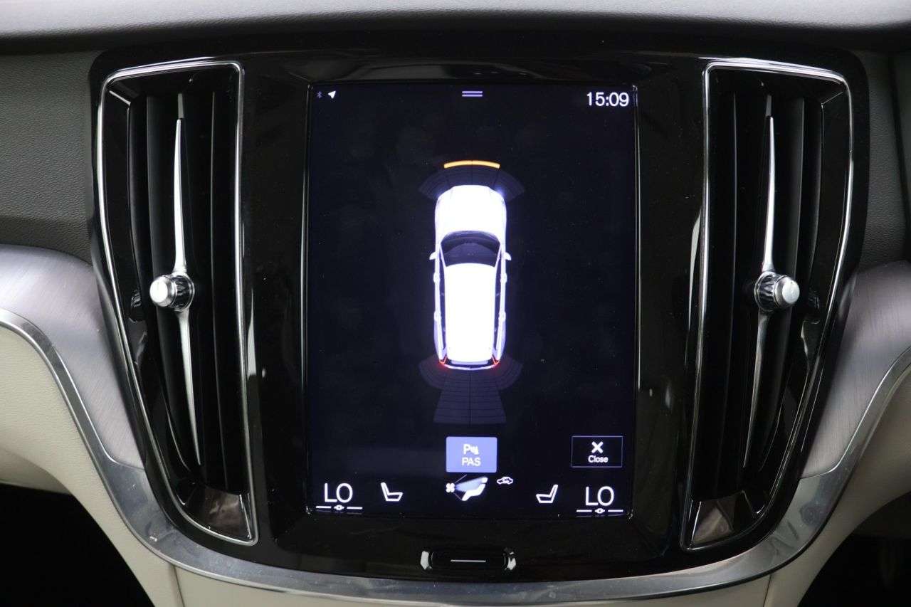 2020 VOLVO V60 2020 VOLVO V60