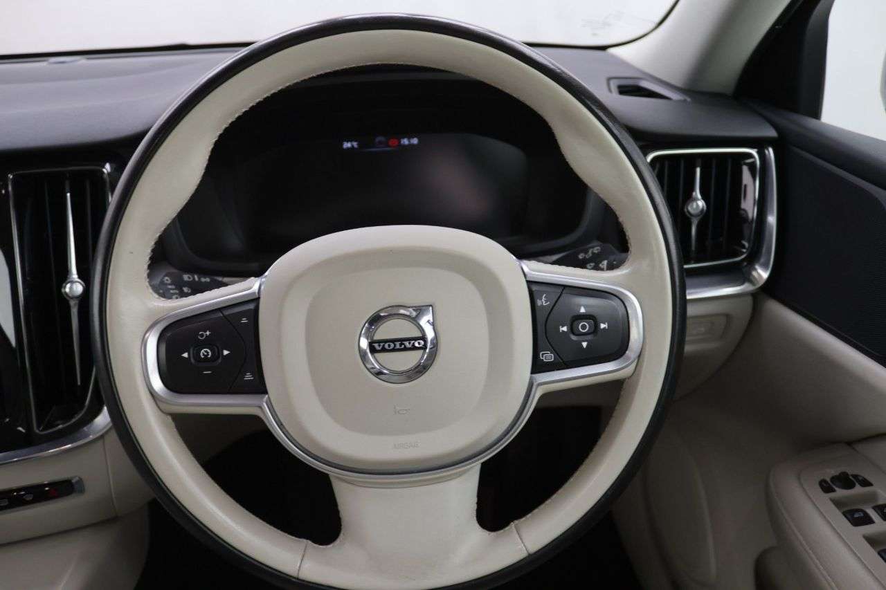 2020 VOLVO V60 2020 VOLVO V60