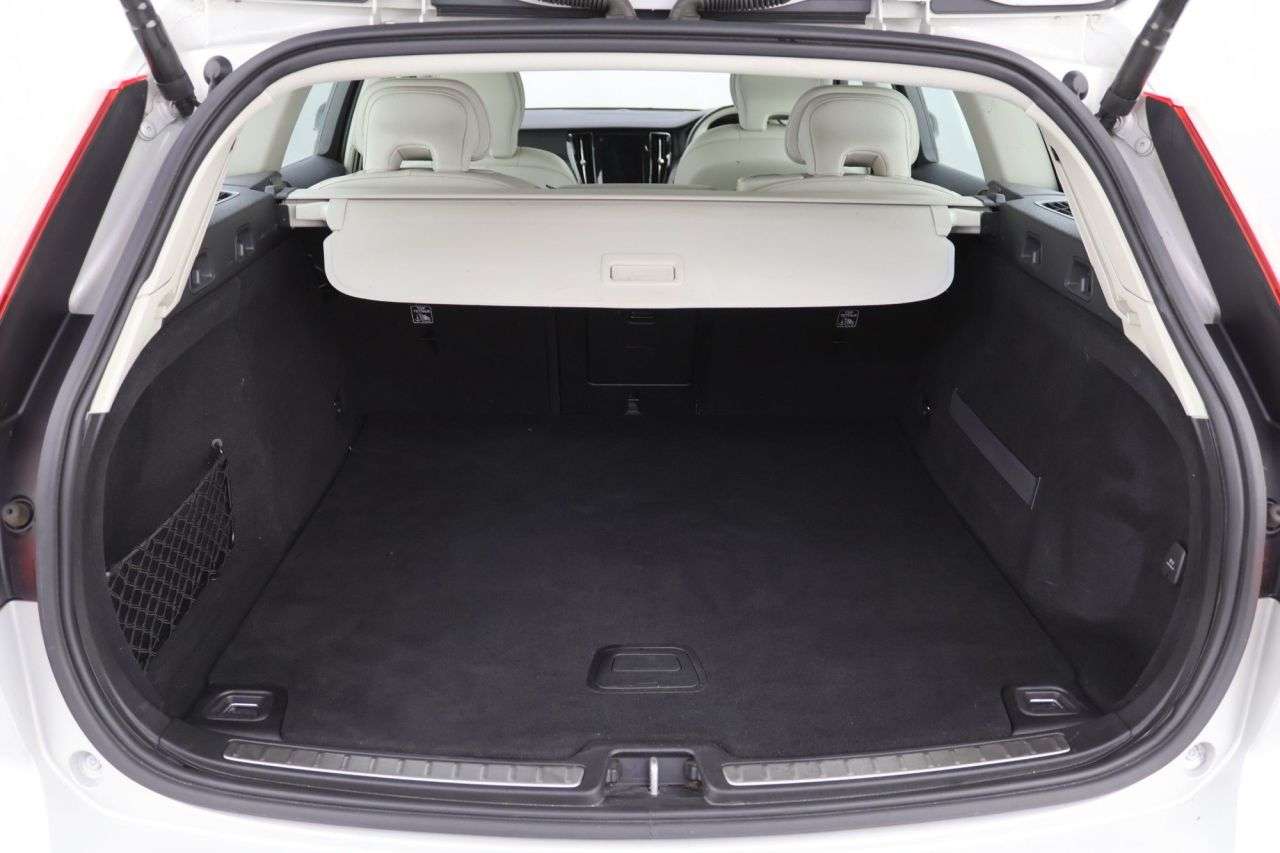 2020 VOLVO V60 2020 VOLVO V60