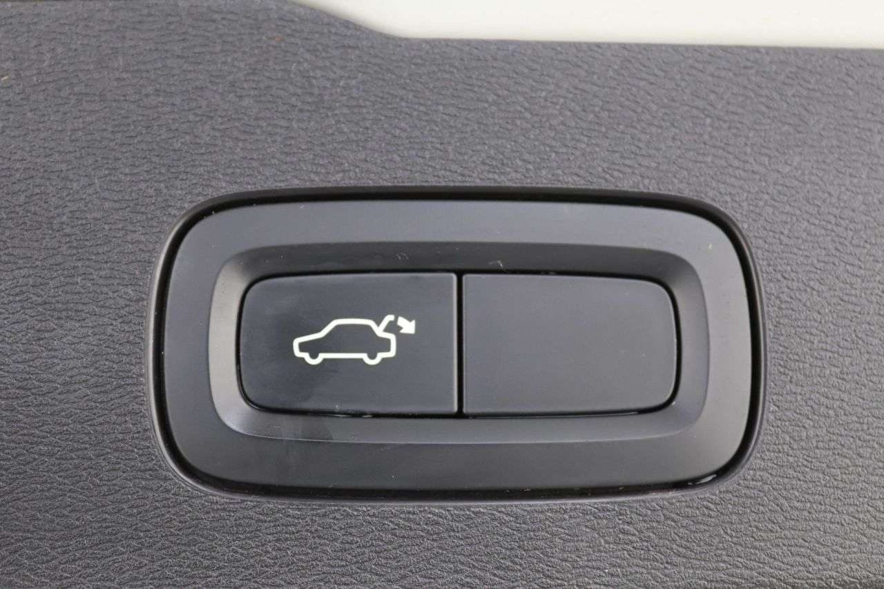 2020 VOLVO V60 2020 VOLVO V60