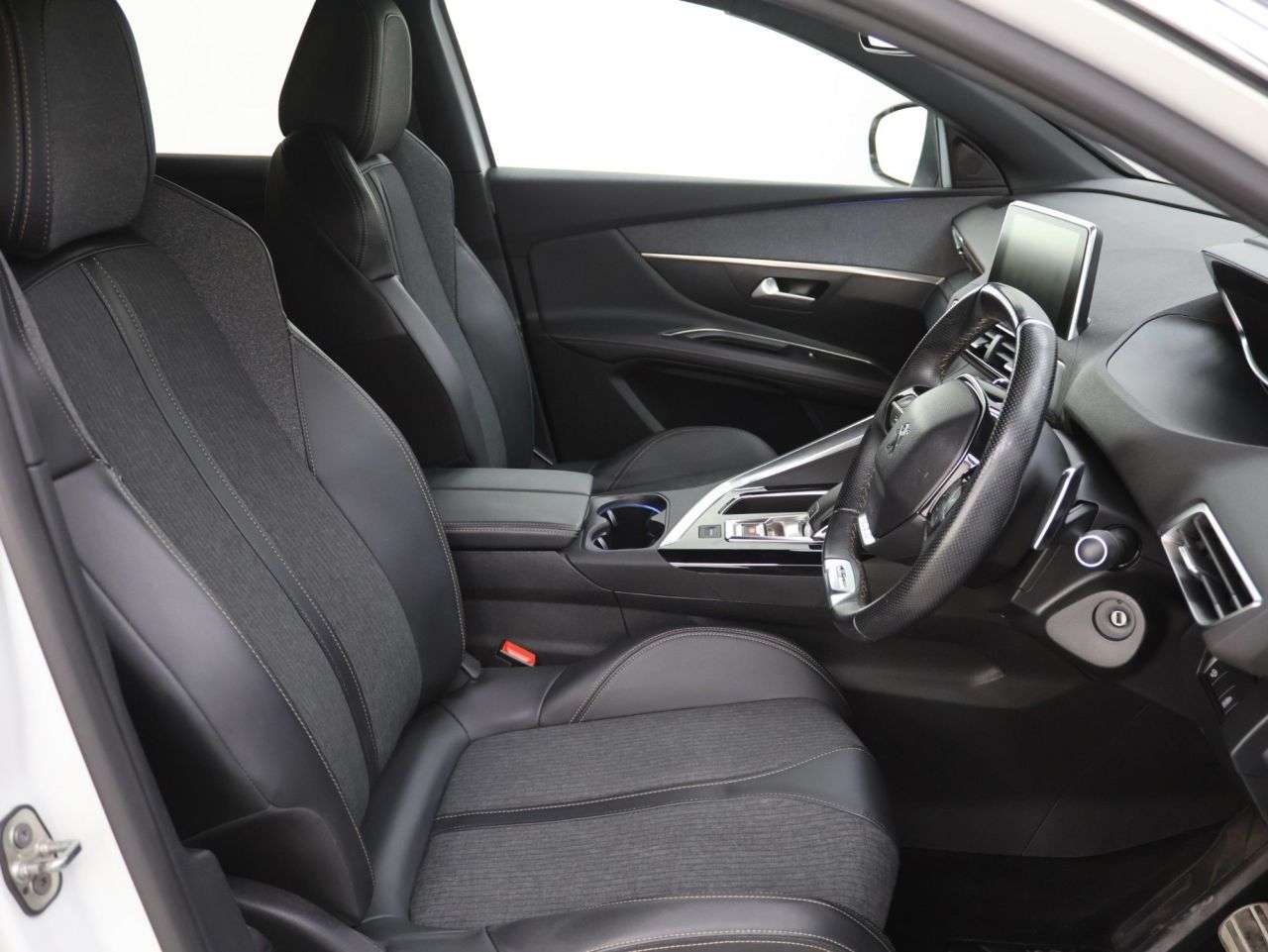 2019 PEUGEOT 3008 2019 PEUGEOT 3008