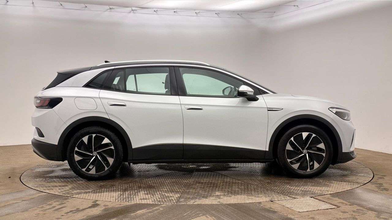 A 2021 VOLKSWAGEN ID4 Pro Performance 77kWh Life SUV 5dr Electric Auto (204 ps) A 2021 VOLKSWAGEN ID4 Pro Performance 77kWh Life SUV 5dr Electric Auto (204 ps)