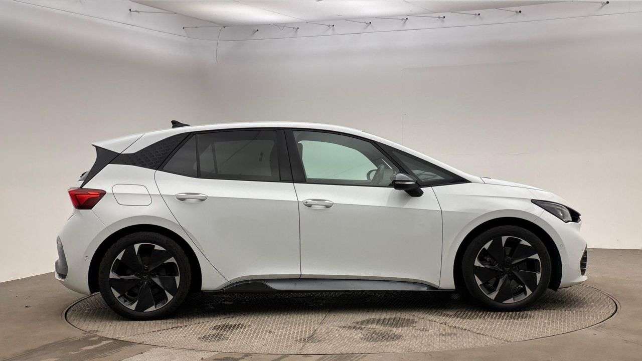 A 2022 CUPRA BORN e-Boost 77kWh V2 Hatchback 5dr Electric Auto (4 Seat) (230 ps) A 2022 CUPRA BORN e-Boost 77kWh V2 Hatchback 5dr Electric Auto (4 Seat) (230 ps)
