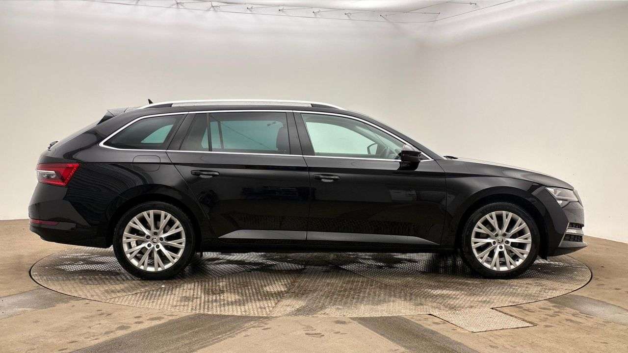 A 2022 SKODA SUPERB 1.4 TSI iV 13kWh SE L Estate 5dr Petrol Plug-in Hybrid DSG Euro 6 (s/s) (21 A 2022 SKODA SUPERB 1.4 TSI iV 13kWh SE L Estate 5dr Petrol Plug-in Hybrid DSG Euro 6 (s/s) (21