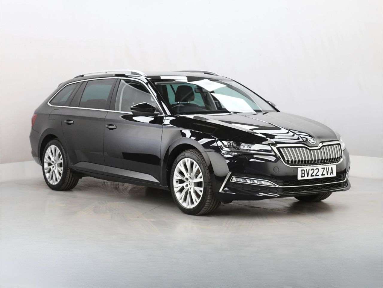 A 2022 SKODA SUPERB 1.4 TSI iV 13kWh SE L Estate 5dr Petrol Plug-in Hybrid DSG Euro 6 (s/s) (21 A 2022 SKODA SUPERB 1.4 TSI iV 13kWh SE L Estate 5dr Petrol Plug-in Hybrid DSG Euro 6 (s/s) (21