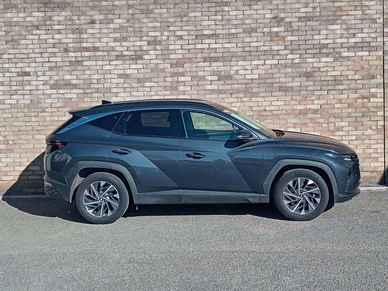 A 2023 HYUNDAI TUCSON 1.6 T-GDi Premium SUV 5dr Petrol Manual Euro 6 (s/s) (150 ps) A 2023 HYUNDAI TUCSON 1.6 T-GDi Premium SUV 5dr Petrol Manual Euro 6 (s/s) (150 ps)