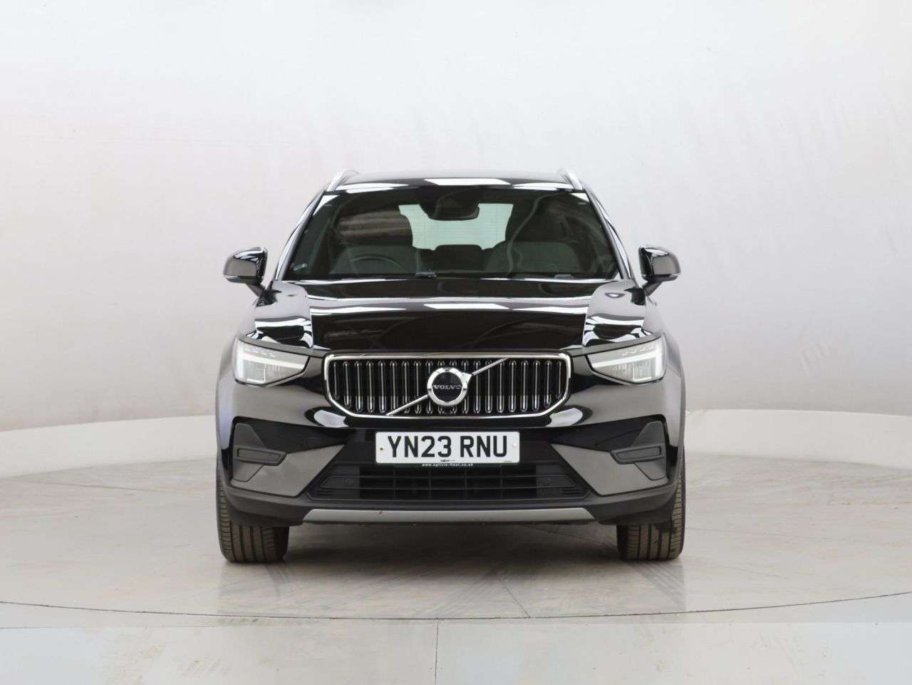 A 2023 VOLVO XC40 1.5h T4 Recharge 10.7kWh Core SUV 5dr Petrol Plug-in Hybrid Auto Euro 6 (s/ A 2023 VOLVO XC40 1.5h T4 Recharge 10.7kWh Core SUV 5dr Petrol Plug-in Hybrid Auto Euro 6 (s/