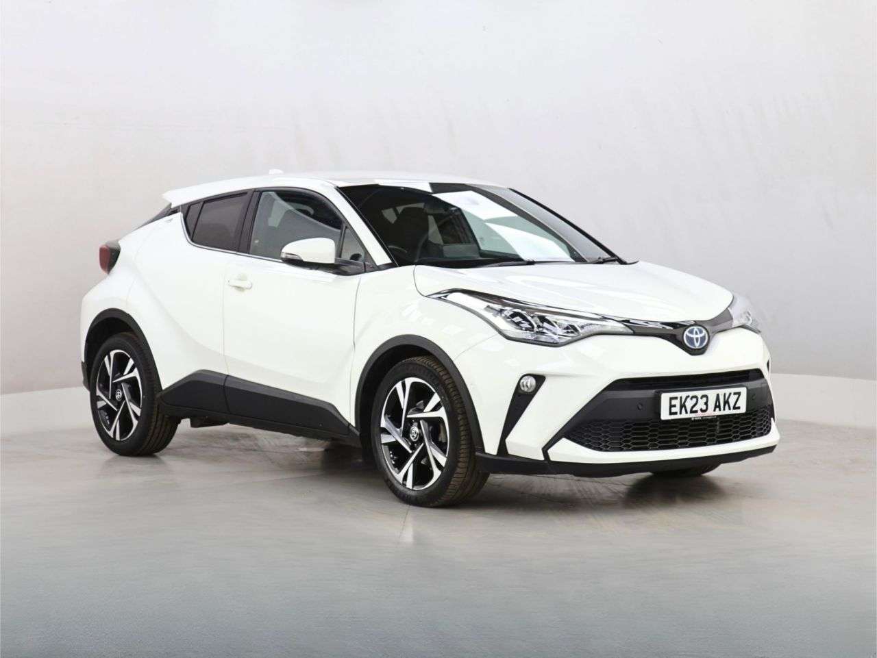 A 2023 TOYOTA C-HR 1.8 VVT-h GPF Design SUV 5dr Petrol Hybrid CVT Euro 6 (s/s) (122 ps) A 2023 TOYOTA C-HR 1.8 VVT-h GPF Design SUV 5dr Petrol Hybrid CVT Euro 6 (s/s) (122 ps)