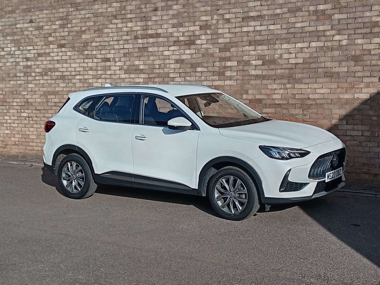 A 2023 MG MG HS 1.5 T-GDI SE SUV 5dr Petrol DCT Euro 6 (s/s) (162 ps) A 2023 MG MG HS 1.5 T-GDI SE SUV 5dr Petrol DCT Euro 6 (s/s) (162 ps)