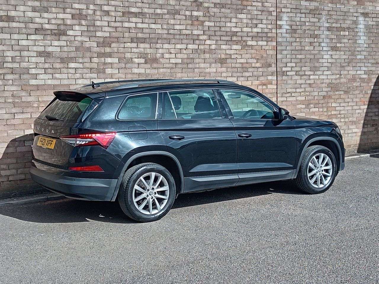 A 2021 SKODA KODIAQ 1.5 TSI ACT SE SUV 5dr Petrol Manual Euro 6 (s/s) (7 Seat) (150 ps) A 2021 SKODA KODIAQ 1.5 TSI ACT SE SUV 5dr Petrol Manual Euro 6 (s/s) (7 Seat) (150 ps)