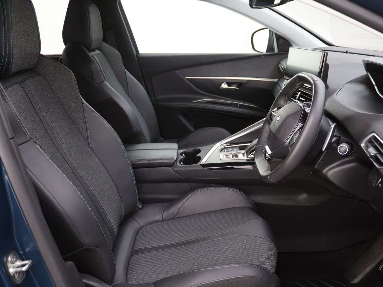 2022 PEUGEOT 5008 2022 PEUGEOT 5008