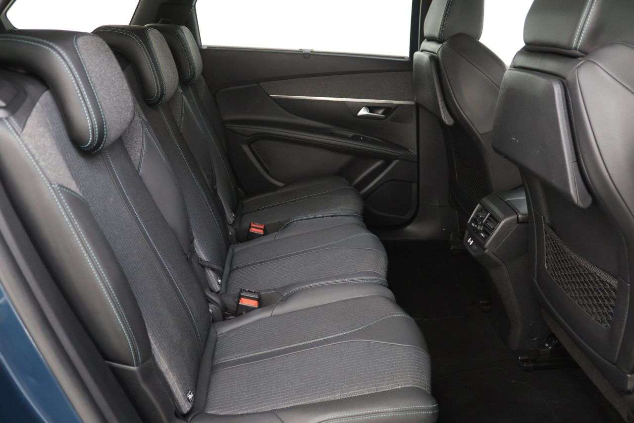 2022 PEUGEOT 5008 2022 PEUGEOT 5008