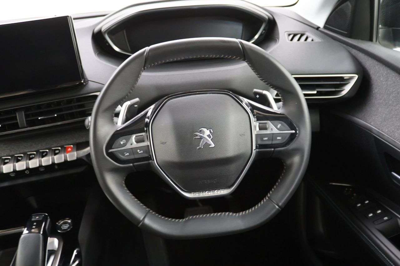 2022 PEUGEOT 5008 2022 PEUGEOT 5008