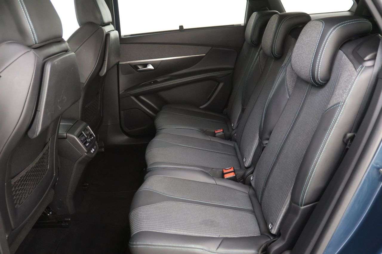 2022 PEUGEOT 5008 2022 PEUGEOT 5008