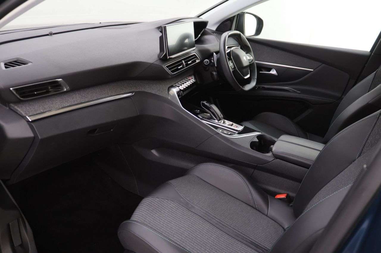 2022 PEUGEOT 5008 2022 PEUGEOT 5008