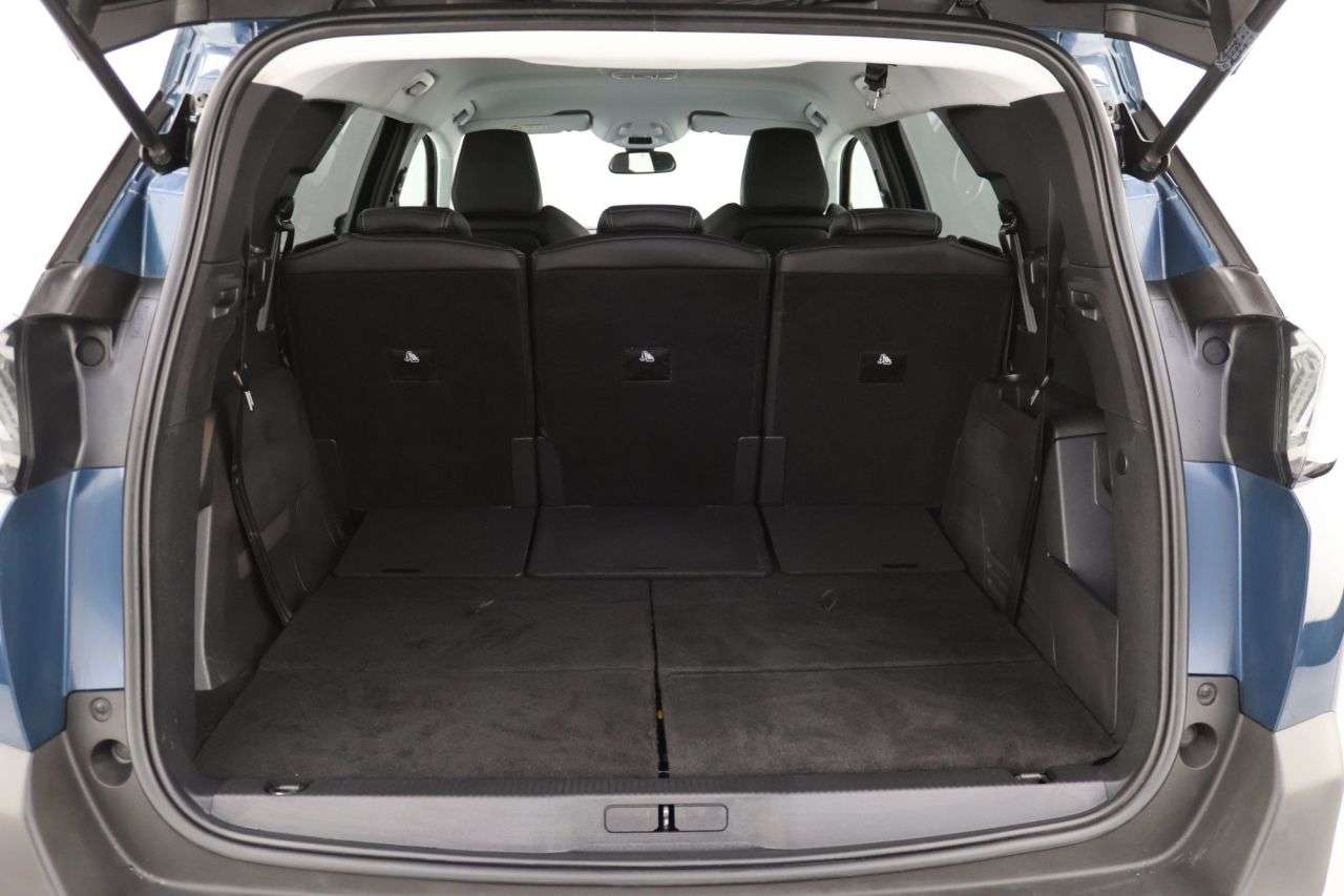 2022 PEUGEOT 5008 2022 PEUGEOT 5008