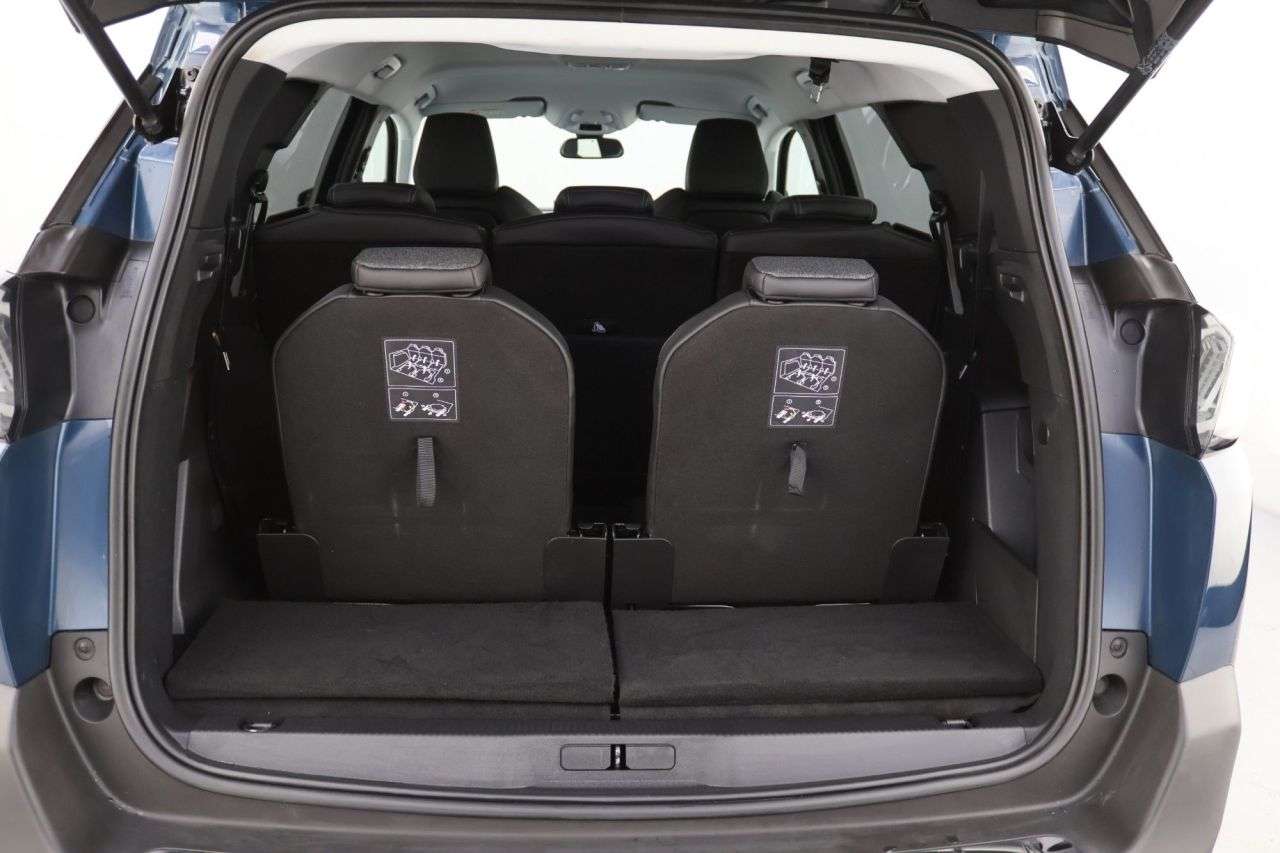 2022 PEUGEOT 5008 2022 PEUGEOT 5008