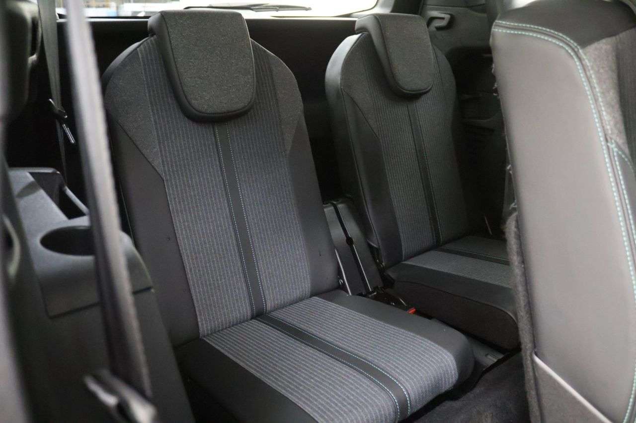 2022 PEUGEOT 5008 2022 PEUGEOT 5008