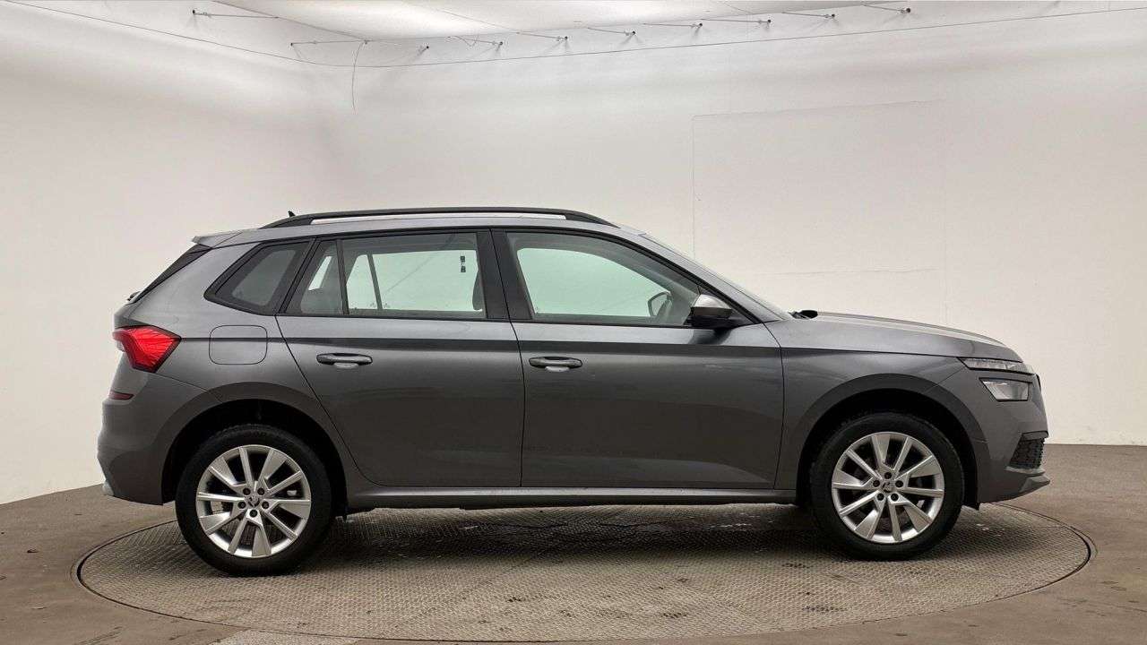 A 2022 SKODA KAMIQ 1.0 TSI SE SUV 5dr Petrol Manual Euro 6 (s/s) (95 ps) A 2022 SKODA KAMIQ 1.0 TSI SE SUV 5dr Petrol Manual Euro 6 (s/s) (95 ps)