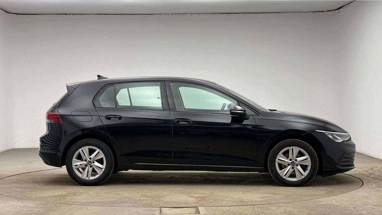 A 2023 VOLKSWAGEN GOLF 1.5 TSI Life Hatchback 5dr Petrol Manual Euro 6 (s/s) (130 ps) A 2023 VOLKSWAGEN GOLF 1.5 TSI Life Hatchback 5dr Petrol Manual Euro 6 (s/s) (130 ps)