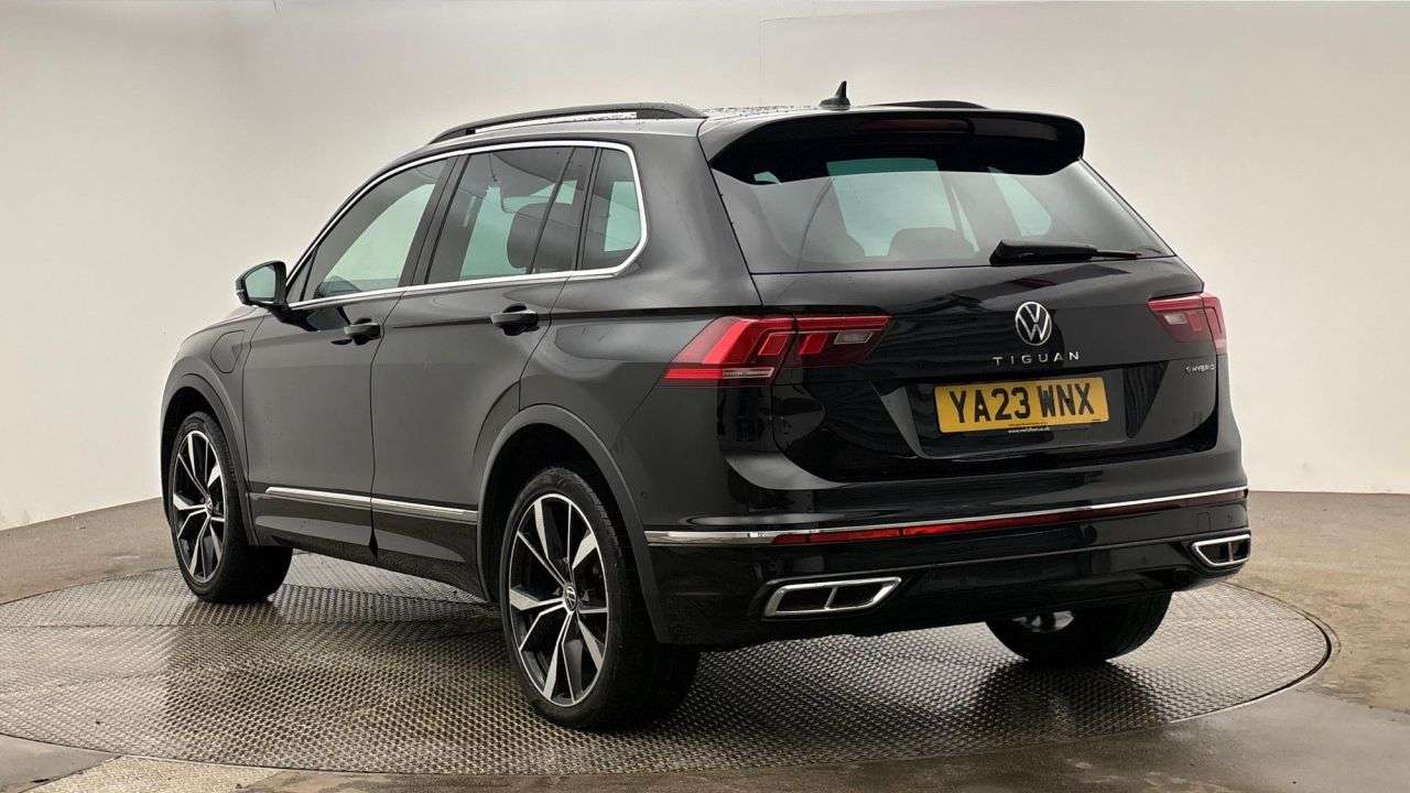 A 2023 VOLKSWAGEN TIGUAN 1.4 TSI 13kWh R-Line SUV 5dr Petrol Plug-in Hybrid DSG Euro 6 (s/s) (245 ps A 2023 VOLKSWAGEN TIGUAN 1.4 TSI 13kWh R-Line SUV 5dr Petrol Plug-in Hybrid DSG Euro 6 (s/s) (245 ps
