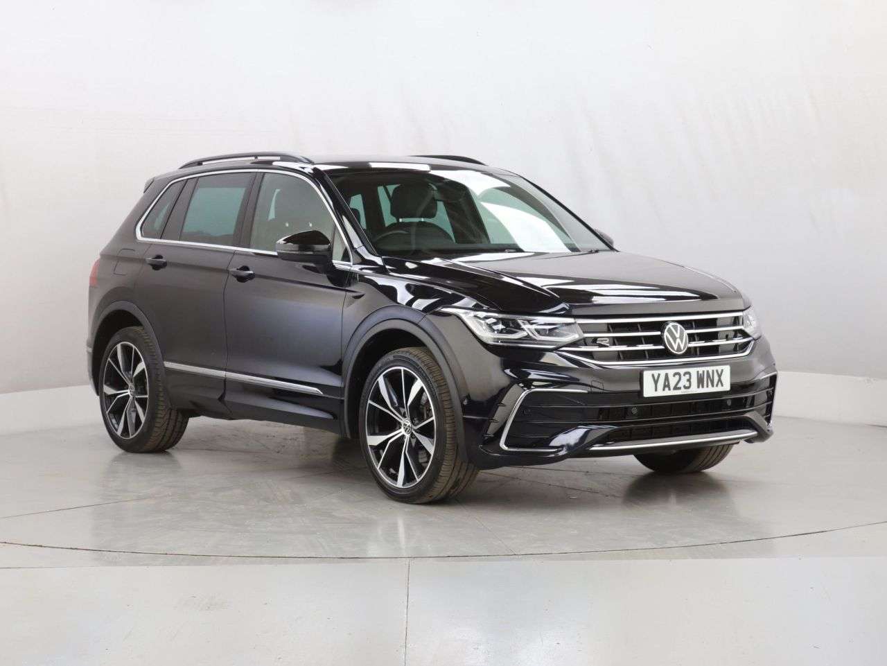 A 2023 VOLKSWAGEN TIGUAN 1.4 TSI 13kWh R-Line SUV 5dr Petrol Plug-in Hybrid DSG Euro 6 (s/s) (245 ps A 2023 VOLKSWAGEN TIGUAN 1.4 TSI 13kWh R-Line SUV 5dr Petrol Plug-in Hybrid DSG Euro 6 (s/s) (245 ps