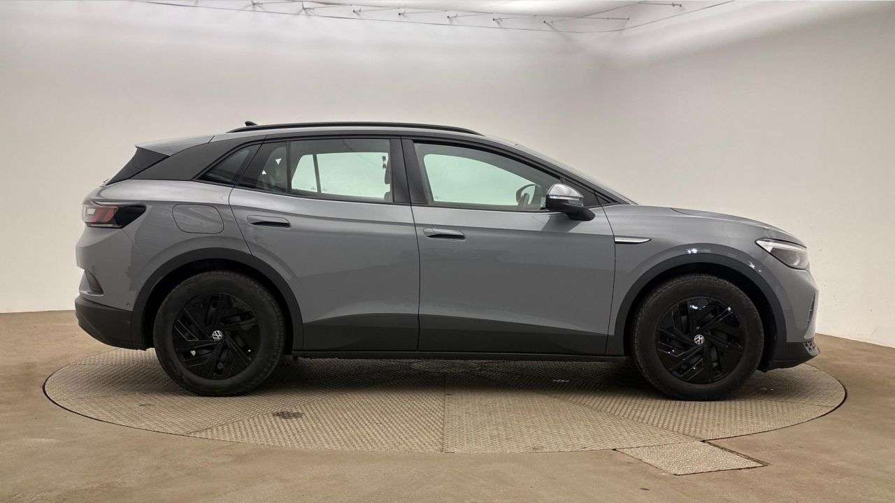 A 2022 VOLKSWAGEN ID4 Pure 52kWh Life SUV 5dr Electric Auto (148 ps) A 2022 VOLKSWAGEN ID4 Pure 52kWh Life SUV 5dr Electric Auto (148 ps)