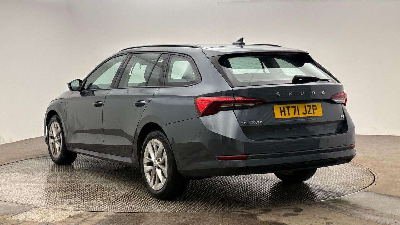 A 2022 SKODA OCTAVIA 1.4 TSI iV 13kWh SE Technology Estate 5dr Petrol Plug-in Hybrid DSG Euro 6 A 2022 SKODA OCTAVIA 1.4 TSI iV 13kWh SE Technology Estate 5dr Petrol Plug-in Hybrid DSG Euro 6