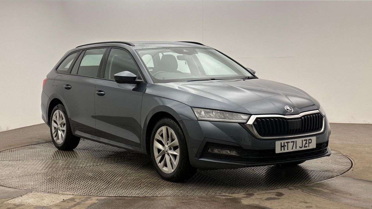 A 2022 SKODA OCTAVIA 1.4 TSI iV 13kWh SE Technology Estate 5dr Petrol Plug-in Hybrid DSG Euro 6 A 2022 SKODA OCTAVIA 1.4 TSI iV 13kWh SE Technology Estate 5dr Petrol Plug-in Hybrid DSG Euro 6