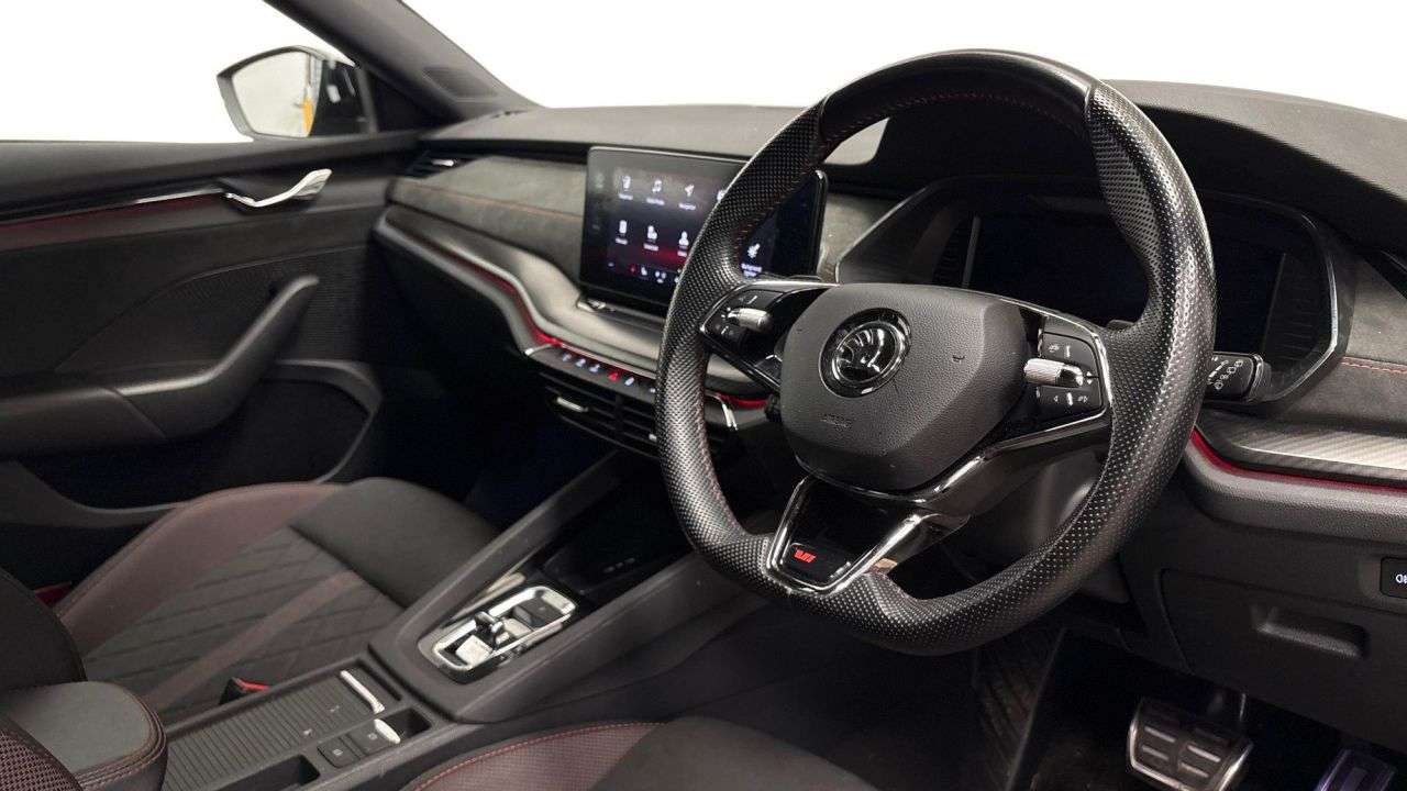 A 2023 SKODA OCTAVIA 1.4 TSI iV 13kWh vRS Estate 5dr Petrol Plug-in Hybrid DSG Euro 6 (s/s) (245 A 2023 SKODA OCTAVIA 1.4 TSI iV 13kWh vRS Estate 5dr Petrol Plug-in Hybrid DSG Euro 6 (s/s) (245