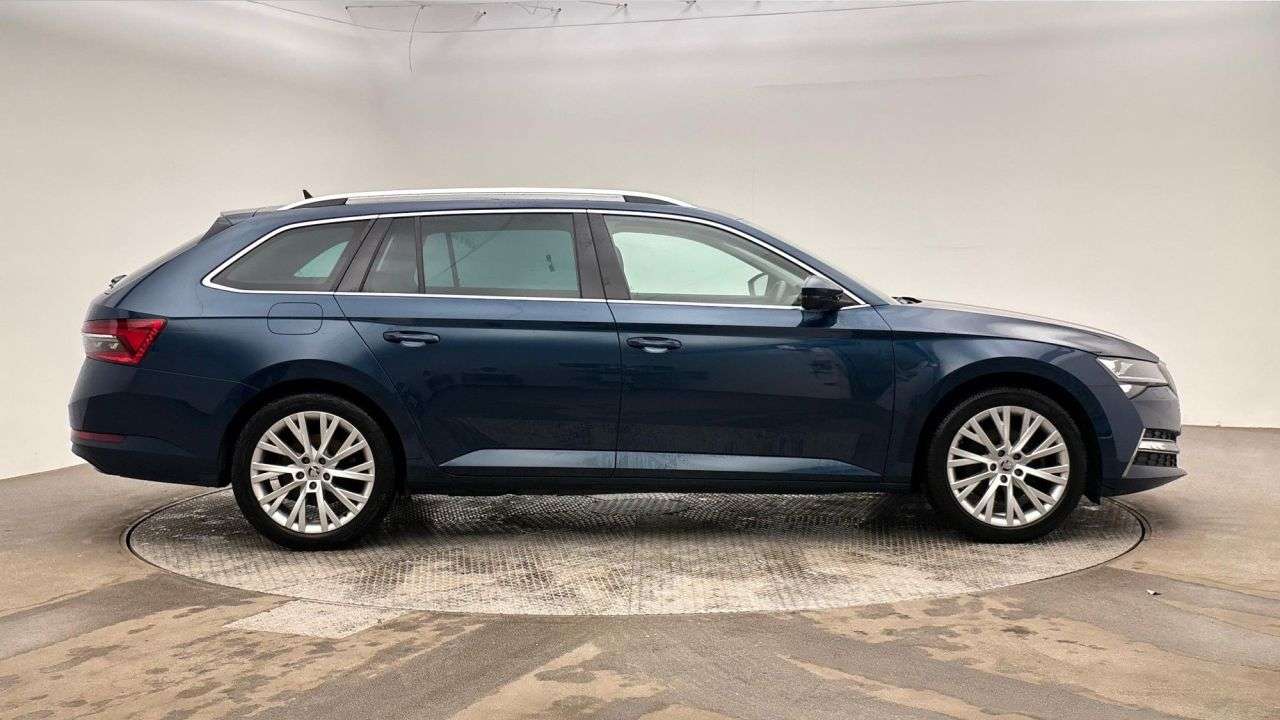 A 2023 SKODA SUPERB 1.4 TSI iV 13kWh SE L Estate 5dr Petrol Plug-in Hybrid DSG Euro 6 (s/s) (21 A 2023 SKODA SUPERB 1.4 TSI iV 13kWh SE L Estate 5dr Petrol Plug-in Hybrid DSG Euro 6 (s/s) (21