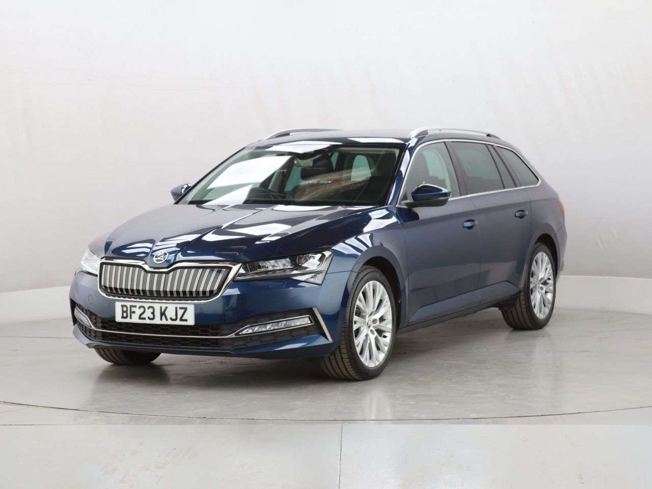 A 2023 SKODA SUPERB 1.4 TSI iV 13kWh SE L Estate 5dr Petrol Plug-in Hybrid DSG Euro 6 (s/s) (21 A 2023 SKODA SUPERB 1.4 TSI iV 13kWh SE L Estate 5dr Petrol Plug-in Hybrid DSG Euro 6 (s/s) (21