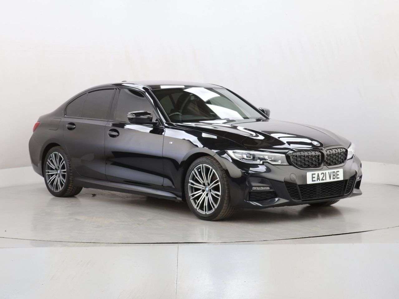 A 2021 BMW 3 SERIES 2.0 320i M Sport Saloon 4dr Petrol Auto Euro 6 (s/s) (184 ps) A 2021 BMW 3 SERIES 2.0 320i M Sport Saloon 4dr Petrol Auto Euro 6 (s/s) (184 ps)