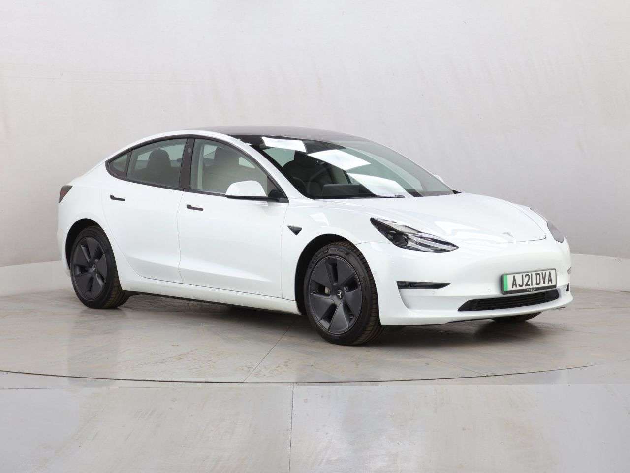 A 2021 TESLA MODEL 3 (Dual Motor) Long Range Saloon 4dr Electric Auto 4WDE (346 ps) A 2021 TESLA MODEL 3 (Dual Motor) Long Range Saloon 4dr Electric Auto 4WDE (346 ps)