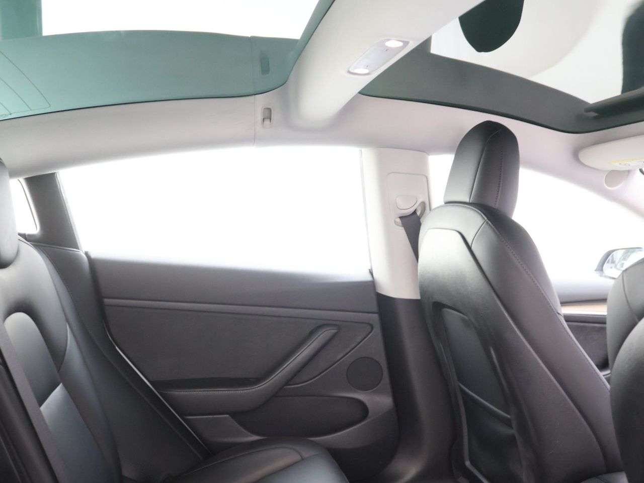 A 2021 TESLA MODEL 3 (Dual Motor) Long Range Saloon 4dr Electric Auto 4WDE (346 ps) A 2021 TESLA MODEL 3 (Dual Motor) Long Range Saloon 4dr Electric Auto 4WDE (346 ps)