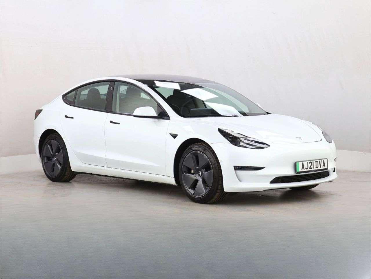 A 2021 TESLA MODEL 3 (Dual Motor) Long Range Saloon 4dr Electric Auto 4WDE (346 ps) A 2021 TESLA MODEL 3 (Dual Motor) Long Range Saloon 4dr Electric Auto 4WDE (346 ps)