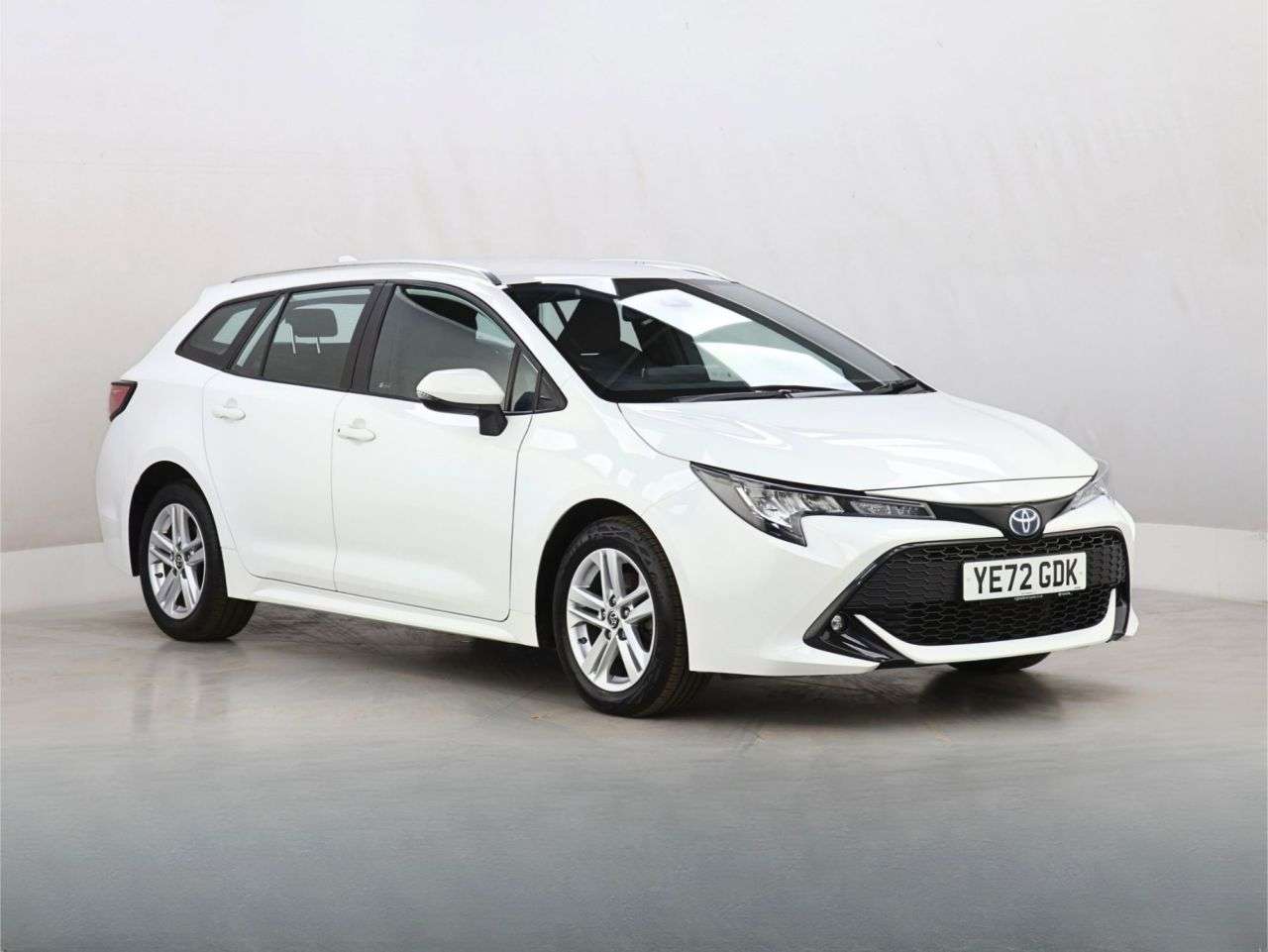 A 2022 TOYOTA COROLLA 1.8 VVT-h Icon Touring Sports 5dr Petrol Hybrid CVT Euro 6 (s/s) (140 ps) A 2022 TOYOTA COROLLA 1.8 VVT-h Icon Touring Sports 5dr Petrol Hybrid CVT Euro 6 (s/s) (140 ps)