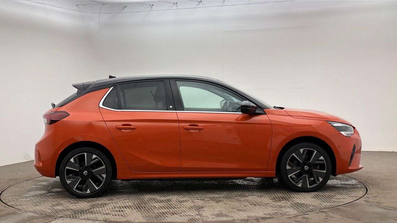 A 2021 VAUXHALL CORSA 50kWh Elite Premium Hatchback 5dr Electric Auto (136 ps) A 2021 VAUXHALL CORSA 50kWh Elite Premium Hatchback 5dr Electric Auto (136 ps)