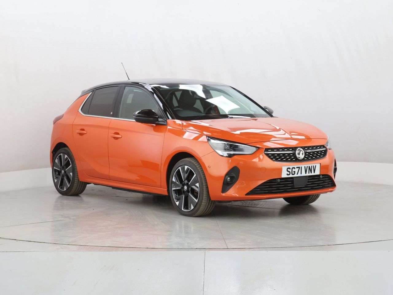 A 2021 VAUXHALL CORSA 50kWh Elite Premium Hatchback 5dr Electric Auto (136 ps) A 2021 VAUXHALL CORSA 50kWh Elite Premium Hatchback 5dr Electric Auto (136 ps)