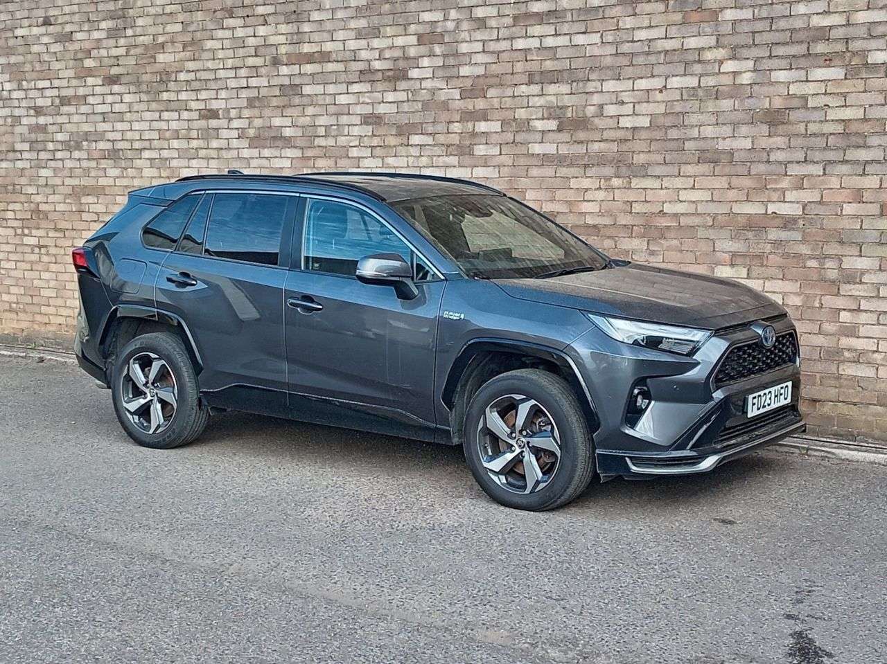 A 2023 TOYOTA RAV4 2.5 VVT 18.1kWh Design SUV 5dr Petrol Plug-in Hybrid CVT 4WD Euro 6 (s/s) ( A 2023 TOYOTA RAV4 2.5 VVT 18.1kWh Design SUV 5dr Petrol Plug-in Hybrid CVT 4WD Euro 6 (s/s) (